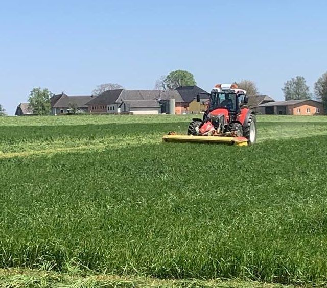 Ausleihen - landwirtschaftlichen Geräten zur Bodenbearbeitung – Walzen, Pflüge, Scheiben- und Kreiseleggen u.v.m.